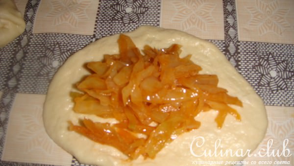 Жареные пирожки с капустой