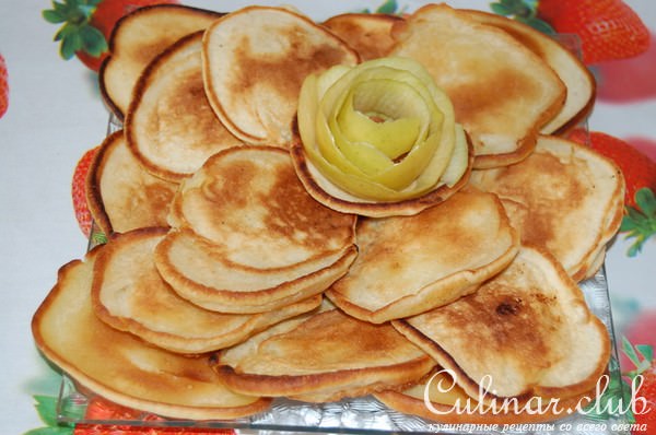 блинчики с яблоком
