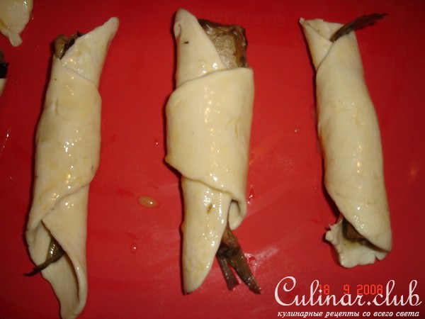 Круасанчики со шпротами