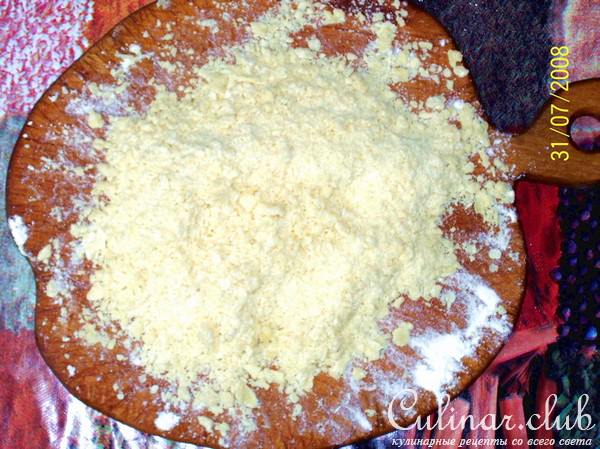 Песочный пирог с джемом и посыпкой "штрейзель"