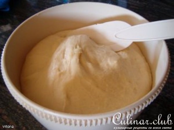 Корона из медовых булочек
