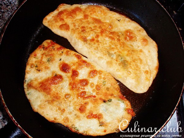 Лепешки с зеленью и сыром