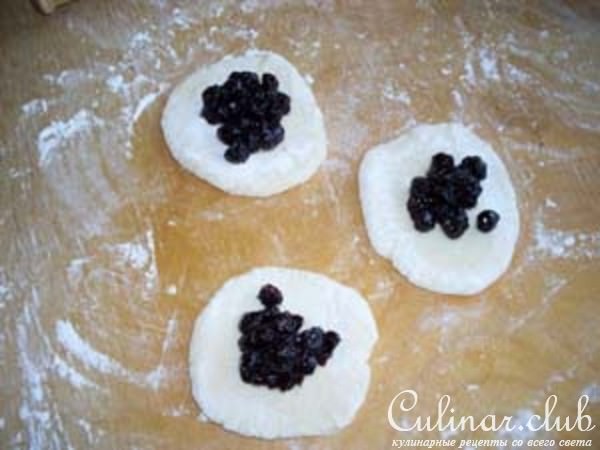 Булочки с голубикой и шоколадом