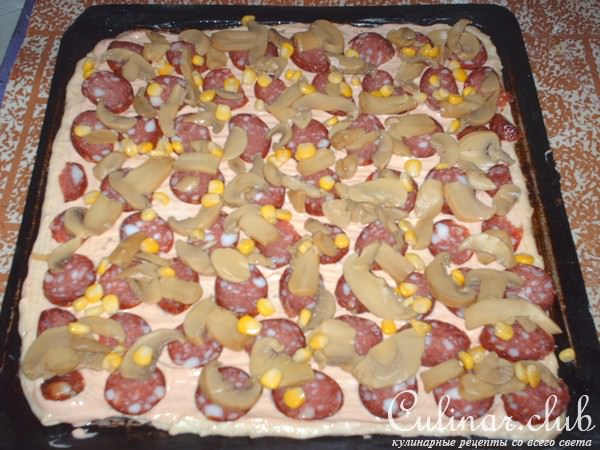 пицца с колбаской