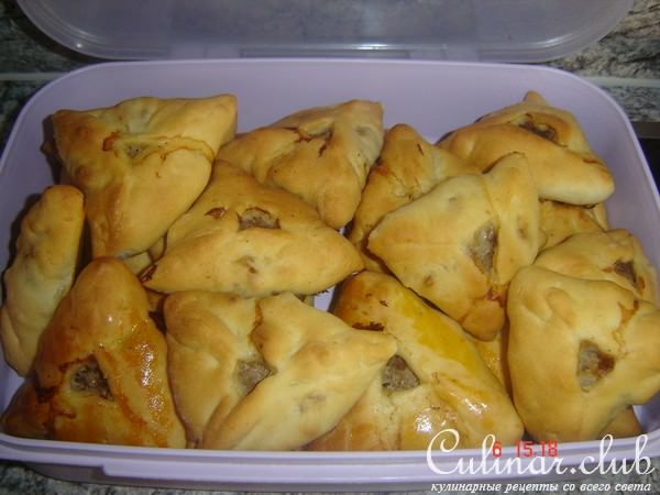 Треугольные вкусняшки, капустный пирог и булочки с кунжутом