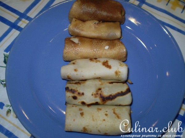 Нежное куриное мясо в блинчиках ))
