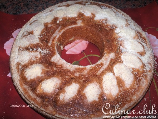 Бананово-сливовый манный кекс