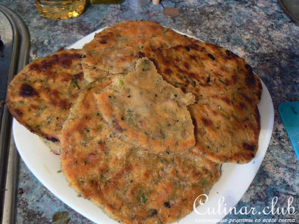 Лепешки из смеси кукурузной и пшеничной муки