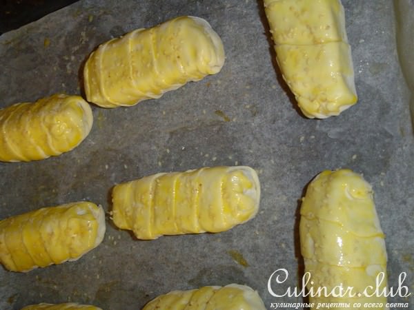Слоечки с ветчиной и сыром