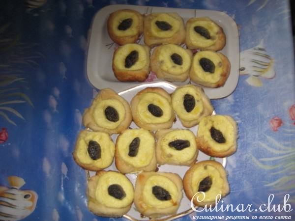 Ватрушки с творогом и черносливом