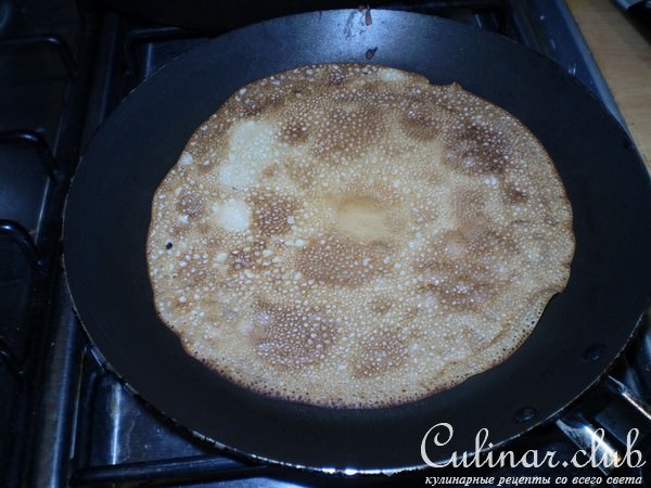 Нежное куриное мясо в блинчиках ))