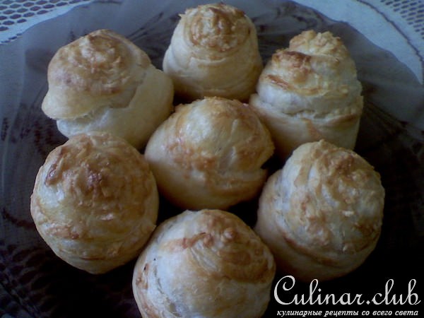Сырные розочки.