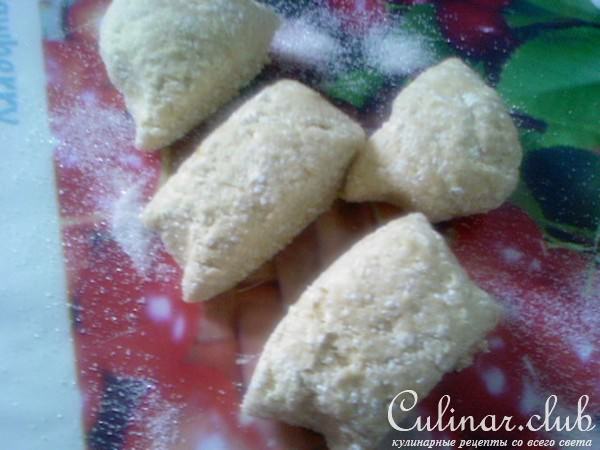 Творожный рулет со свежими яблоками в корице.