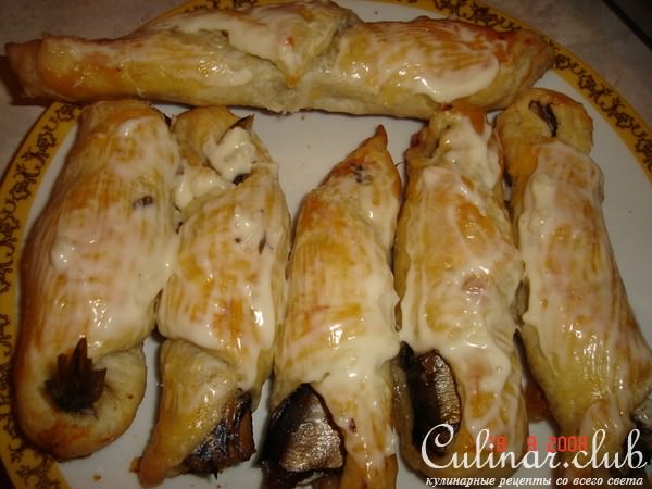 Круасанчики со шпротами
