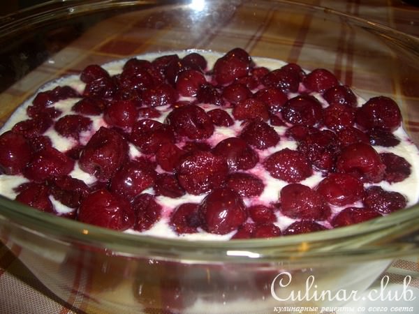 Сладкая запеканка с творогом и вишней