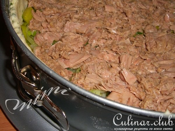 киш с тунцом и пореем