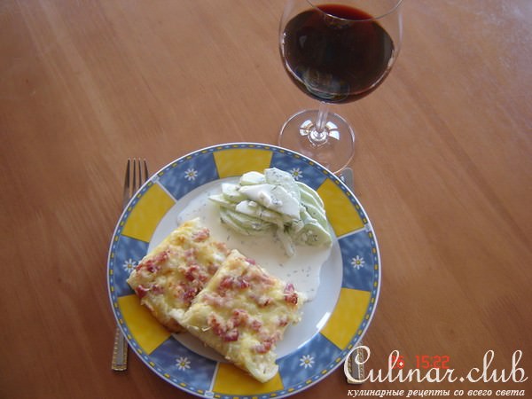 Фламмкухэн (луковая пицца)