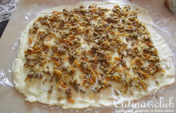 Картофельный рулет с начинкой