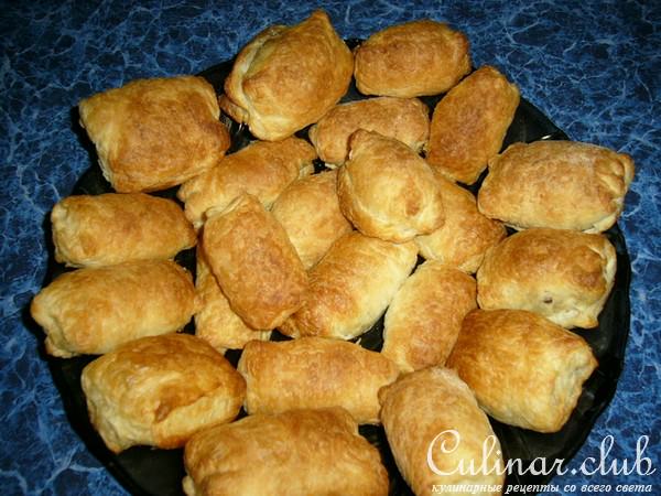 Слоенки с шоколадной начинкой