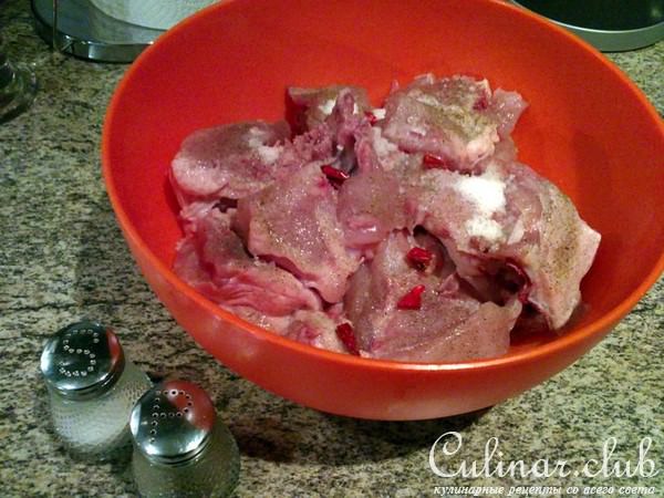 Куриная тушёнка, приготавливаемая одновременно с курицей сухой засолки