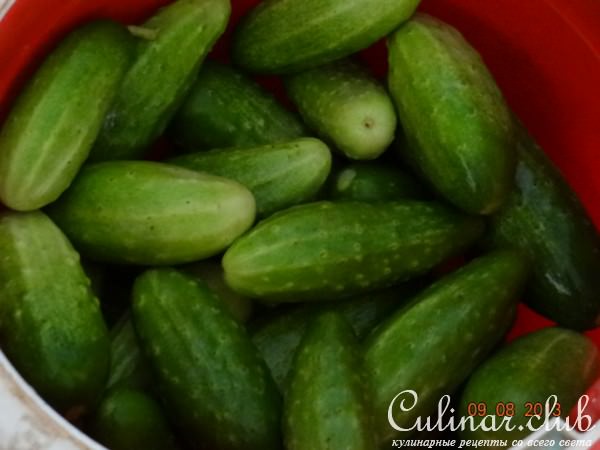 Огуречный салат с луком и чили (стерилизация - мультиварка, вариант)