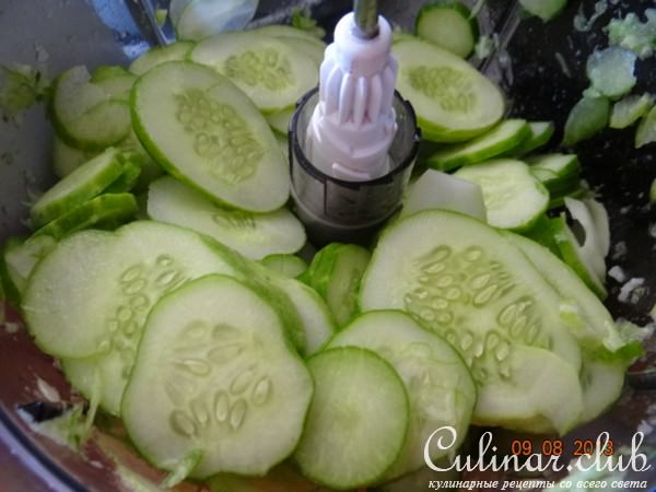 Огуречный салат с луком и чили (стерилизация - мультиварка, вариант)