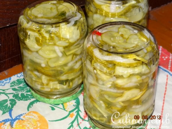 Огуречный салат с луком и чили (стерилизация - мультиварка, вариант)